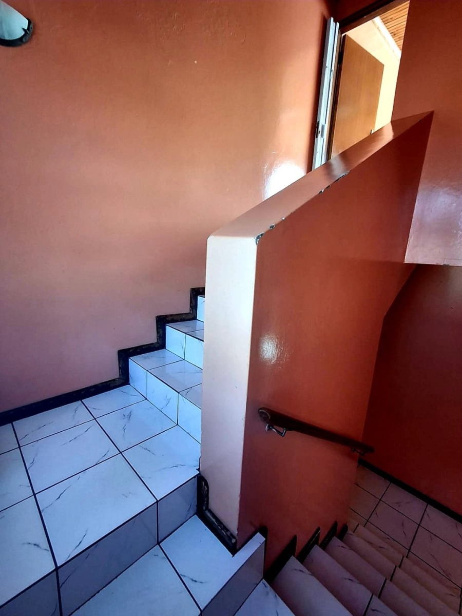 5 Bedroom Property for Sale in Mdantsane Nu 17 Eastern Cape